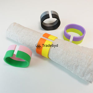 Anneaux de serviette de table élégants faits à la main en résine, écologiques, durables, décoration de table classique par Tradebyd - Product Image 1