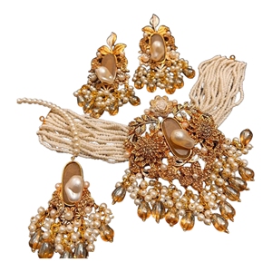 Ensemble de bijoux fantaisie plaqué or avec perles, motif floral, collier, boucles d'oreilles et parure de tête pour femme, idéal pour mariage et soirée - Product Image 1