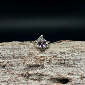 Bague en améthyste de style vintage en argent sterling 925 oxydé, faite à la main, pierre de naissance de février, bijou cadeau - Product Image 1