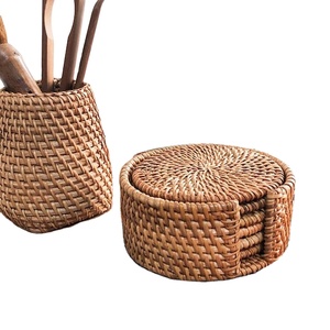 Dessous de verre de table Tapis de dessous de verre résistant à la chaleur Ensemble de dessous de verre à thé Accessoires de cuisine Dessous de verre en osier et jute avec support Design unique - Product Image 1