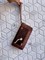 Portefeuille à motif occidental pour femme en cuir de vachette à poils, pochette élégante pour cartes et téléphone, collection élégante pour femme