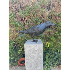 Sculpture de corbeau en métal décorative vintage, finition bronze, pour fournitures de jardin, statue de corbeau décorative faite à la main, à vendre - Product Image 1