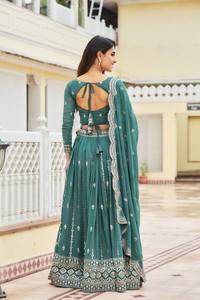 Ensemble Lehenga Choli en coton brodé vert sarcelle avec dupatta, tenue de mariage indienne traditionnelle pour femme, longueur ras du sol, coupe classique - Product Image 2
