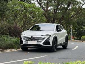 Changan UNI-T 2023 1.5T 2.0T SUV Compacto Usado con Tracción en las Cuatro Ruedas, Asientos de Cuero, Control de Crucero Adaptativo, Vehículo de Gasolina para Adultos 2024/25 - Product Image 5
