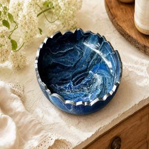 Moderna Tazón de Resina Hecha a Mano para Servir Frutas, Diseño Azul en Resina, Estilo Wabi Sabi, Vajilla Decorativa con Acabado Bajo Esmalte - Product Image 1