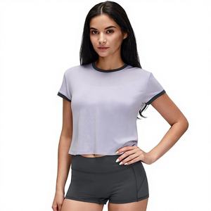 T-shirt de sport personnalisé pour femme, respirant, à manches courtes, léger, de haute qualité, en Spandex/Polyester, idéal pour le yoga et la gym - Product Image 4