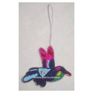 Ornement suspendu en forme d'oiseau avec broderie dorée unique en zari et travail de perles pour décorations de sapin de Noël - Product Image 3