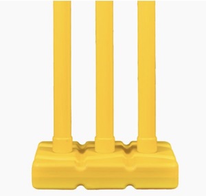Stumps de cricket en plastique, 3 stumps, 2 bails, épaisseur personnalisable, matériau et couleur de haute qualité selon les normes internationales - Product Image 3