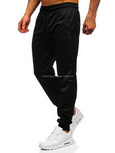 Conjunto de chándal de invierno informal de nueva moda al por mayor para hombre 2021 con capucha con cremallera y bolsillos con cremallera Multipanel para correr - Product Image 4