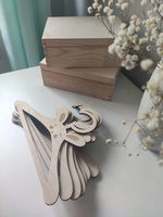 Cintres en bois Delarchi HT31 de haute qualité avec forme personnalisée et design mignon pour adultes, enfants et animaux domestiques – Organisation de la maison