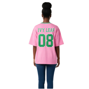 T-shirt rose oversize en jersey pour femme, col en V, style universitaire, manches courtes, décontracté, athlétique, style sororité grecque - Product Image 2
