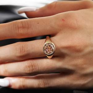 Anillo de Diamante Cultivado en Laboratorio de 2.5ct, Corte Redondo, Color Marrón Fantasía, Engaste de Bisel, Mocha Mousse Solitaire, Joyería de Diamantes de Color Fantasía al por Mayor - Product Image 6