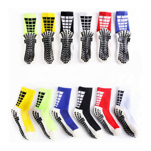 Chaussettes de sport antidérapantes de haute qualité pour le football, respirantes, absorbant la transpiration, logo personnalisé, dernier design, chaussettes en polyester - Product Image 4