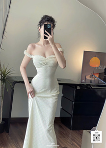 Robe longue moulante en dentelle à épaules dénudées pour femme, idéale pour les soirées, vente en gros ET2263 - Product Image 4