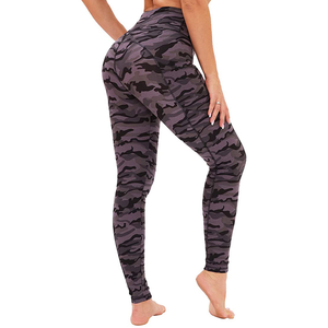 Conjunto Deportivo de Yoga con Estampado Moderno, Bra Deportivo y Leggings - Product Image 4