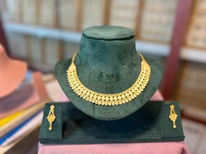 24 Carat Gold Necklace and <b>Earring</b> Set Vintage Style Women's Gift for Weddings Parties Engagements Anniversaries - Product Image 6