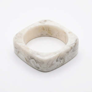 Juego de brazaletes de resina opaca gruesa, a granel, de color sólido, geométricos, apilables, accesorios de moda para mercados globales - Product Image 1