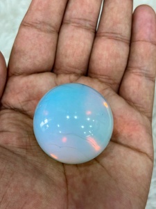 ลูกแก้วอาเกตลายลูกไม้สีครีมส้มและสีเทาที่มีลวดลายซับซ้อน ขัดเงาเป็นรูปทรงกลม พร้อมลวดลายตกแต่งที่โดดเด่น - Product Image 4