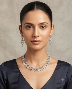 Parure de bijoux AD : Exquise motif de cerceau de perles répétitif, maillons incurvés, accents de pierres ovales et boucles d'oreilles pendantes assorties - Fournisseur - Product Image 5