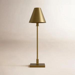 Lampe de table classique en laiton avec base ornementale, éclairage intérieur de style royal - Product Image 6