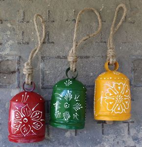 Campana Metálica Vintage con Patrón de Diamantes, Decoración Artesanal para Navidad - Product Image 6