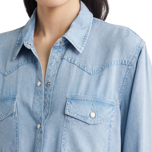 เสื้อเชิ้ตยีนส์ลำลองผู้หญิง สวมใส่สบาย ดีไซน์กระดุม ผ้าฟอก ระบายอากาศได้ดี ผ้าฝ้าย 100% ปรับแต่งแบรนด์ได้ เหมาะสำหรับฤดูร้อนและฤดูหนาว - Product Image 4