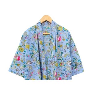 Bata Kimono de Algodón Azul Claro con Estampado Floral – Caftán Largo con Ribete en Contraste - Product Image 3