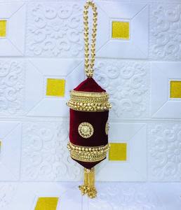 Bolso de mano/clutch de fiesta hecho a mano con cuentas, forro de satén, cierre de solapa y correa para el hombro para damas - Regalo promocional para bodas - Product Image 4