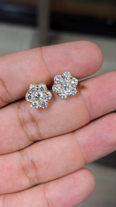 Boucles d'oreilles clous fleur en moissanite, élégantes, scintillantes, de luxe, bijoux fins pour femme, cadeau - Product Image 6