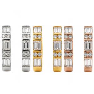 Pendientes de Aro Finos de Oro Sólido de 18K con Diamantes Auténticos en Corte Baguette para Mujer - Estilo Vintage para Regalo y Ocasiones de Fiesta - Product Image 4