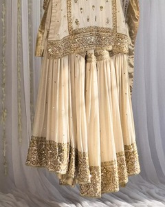 Salwar Kameez élégant pour femme en acrylique brodé Gota Patti, idéal pour les fêtes, méthode d'impression manuelle, coupe classique, Pakistan - Product Image 2