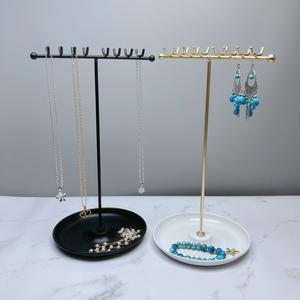 Organizador de Joyas Delgado con Múltiples Ganchos, Soporte para Collares, Bandeja Expositora de Pendientes, Base Antienredos, Diseño que Ahorra Espacio para Tocador - Product Image 2