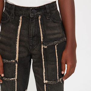 กางเกงยีนส์เดนิมเนื้อผ้าทนทาน คุณภาพพรีเมียม ซักทำความสะอาดได้ พร้อมเอวปรับได้และตะเข็บทนทาน สำหรับคอลเลคชั่นเด็กผู้ชาย พร้อมโลโก้สั่งทำพิเศษ ปี 2026 - Product Image 3