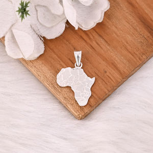 จี้เงินแท้ 925 งานแฮนด์เมดลายแผนที่ สร้อยคอจี้ของขวัญสุดพิเศษ จี้แฟชั่นสำหรับงานหมั้น ของขวัญวันเกิด - Product Image 2