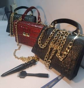 Bolso de Mano de Lujo para Mujer, en Cuero con Decoración de Piel de Cocodrilo, Tipo Bandolera y Clutch - Product Image 2