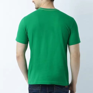 Camiseta de Algodón al por Mayor, 260 Gramos, Cuello Redondo, Manga Corta, Lisa, Diseño Personalizado con Costuras en Contraste - Product Image 3