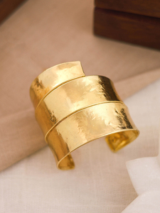 กำไลข้อมือดีไซน์แบบกว้าง ผิวเรียบเนียน รูปทรงโค้งมน - Product Image 1
