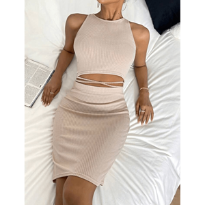 Mini-robe pour femme en tricot côtelé à découpes, style halter, avec détail de ceinture croisée à nouer à la taille - Product Image 2