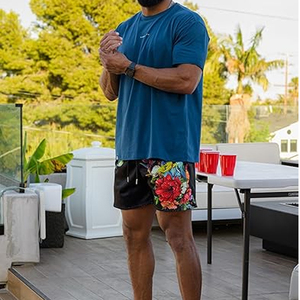 Shorts en maille pour hommes de haute qualité professionnels, design personnalisé, séchage rapide, motif floral et crâne à la mode, logo gravé au laser - Product Image 3