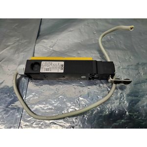 Interrupteur de sécurité Sick i10-M0233 avec clé et support de clé - Équipements et pièces semi-conductrices de renommée mondiale - Product Image 1