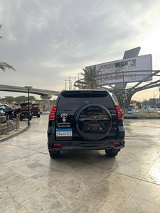 Toyota Prado VXR Usado 2023 - Product Image 3