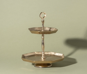 Support à gâteau moderne en bois à bas prix avec finition émaillée et couvercle décoratif en forme de dôme, idéal pour les gâteaux de mariage et de Noël - Product Image 3