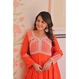 Vestido de gala con lentejuelas y cuentas bordadas de Star Georgette con dupatta - Product Image 2