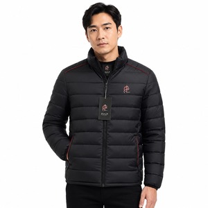 Veste matelassée pour homme avec rembourrage épais, tissu extérieur lisse, intérieur chaud, silhouette moderne et poches pratiques - Product Image 1
