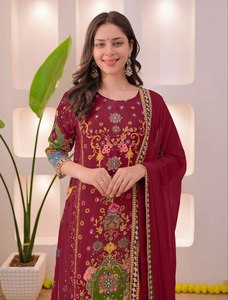 Presentamos la Nueva Colección Eid: Kurta con Diseño Elegante y Estampado Digital, Pantalón Plazzo con Dupatta - Product Image 4