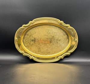 Plateau de service en laiton royal, conçu pour refléter le luxe et l'histoire, idéal pour servir des repas, des collations et des boissons. - Product Image 4