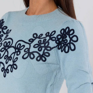 Pulls d'hiver décontractés pour femmes en 100 % coton brodé, personnalisables avec logo OEM, tricots de haute qualité, anti-rétrécissement, séchage rapide, vente en gros - Product Image 2