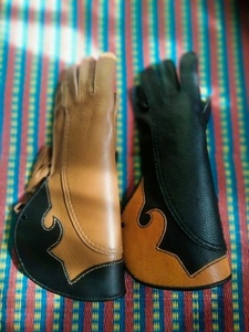 <b>Leather</b> <b>Fingerless</b> <b>Gloves</b> Embossed Floral Design Unisex Outdoor Sports Waterproof Lightweight All Seasons - Product Image 2