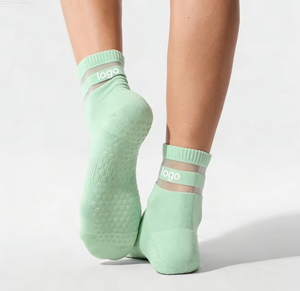 Calcetines de Yoga y Pilates JUNZU con Logotipo Personalizado, Diseño Floral, Antideslizantes, Transparentes, 100% Algodón Ecológico para Mujeres y Jóvenes - Product Image 3