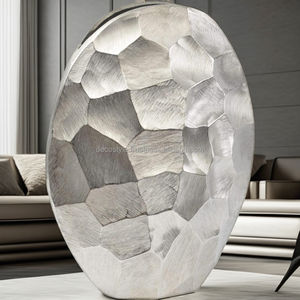 Vase ovale en aluminium Hammerd Desig Unique Home Decore Living Room Hand Made Vase - Product Image 3